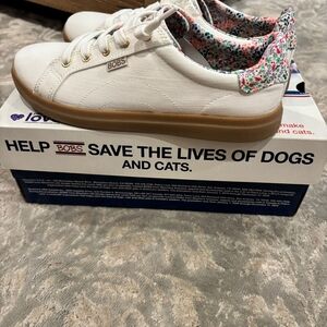 Skechers Off White Sneakers with Floral Interior